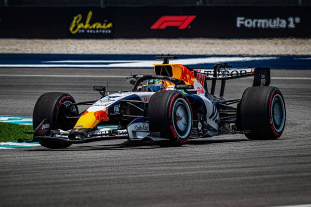 IPA89258280 - Arvid Lindblad (GBR) - Visa Cash App Racing Bulls F1 Team during Saturday s qualifying session for the 2026 Formula 1 Gulf Air Bahrain Grand Prix in Malaysia at the Sepang International Circuit in Sepang, Malaysia. Round 16 of 23 in the 2026 FIA Formula One World Championship, WM, Weltmeisterschaft held October 2–4, 2026. The race was moved from Bahrain to Malaysia and held at the Sepang International Circuit during the 2026 Bahrain Grand Prix in Malaysia, part of the Formula 1 Championship, on October 3, 2026.  Copyright: xSrinivasaxKrishnanx xAlessioxDexMarcox xAvens-images.com AvensImages IPAxSportx xx IPA89258280