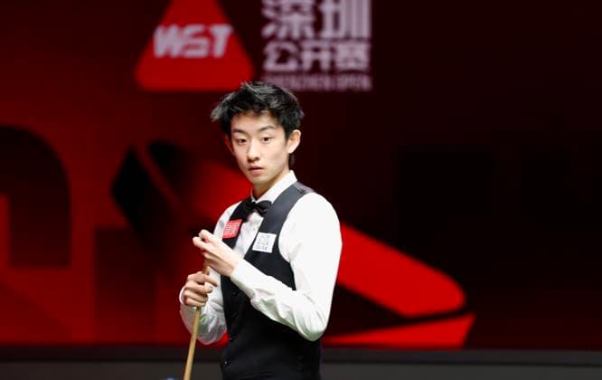 (261003) -- SHENZHEN, Oct. 3, 2026 -- Wu Yize of China looks on during the semifinal against Judd Trump of England at World Snooker Tour Shenzhen Open 2026 in Shenzhen, south China s Guangdong Province, Oct. 3, 2026. ) (SP)CHINA-SNOOKER-SHENZHEN OPEN (CN) LuxHanxin 