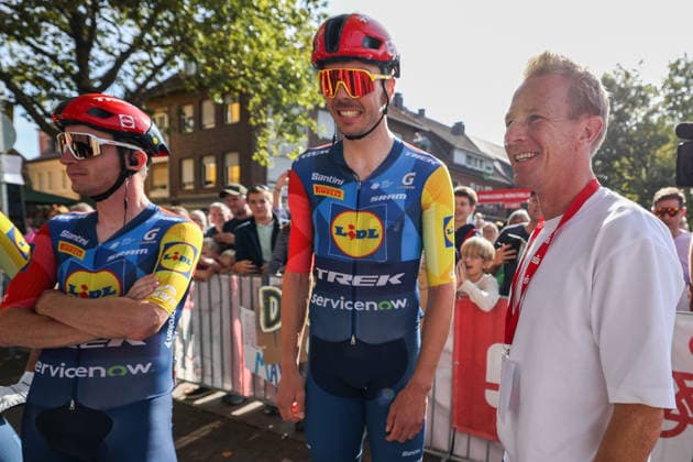 Radsport UCI ProSeries Men Elite 20. Sparkassen Münsterland Giro am 03.10.2026 Maximilian Richard Walscheid (Lidl-Trek), links - Fabian Wegmann ( Rennleiter ), rechts