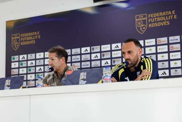 SOCCER - NL, KOS vs AUT PRISTINA,KOSOVO,03.OCT.26 - SOCCER - UEFA Nations League, OEFB international match, Länderspiel, Nationalmannschaft Kosovo vs Austria, preview, press conference, PK, Pressekonferenz team KOS. Image shows head coach Franco Foda and Dion Kacuri (KOS). GEPAxpictures xArminxRauthner