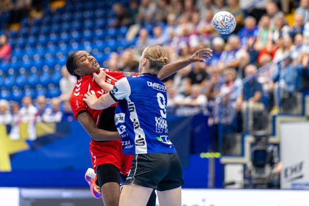 (L-R) Aissatou Kouyate (HC Podravka, 19) im Zweikampf mit Nieke Kuehne (HSG Blomberg-Lippe, 09) GER, HSG Blomberg-Lippe vs. HC Podravka, Handball, EHF Champions League Women, Gruppenphase, Spielzeit 2026 2027, 03.10.2026 GER, HSG Blomberg-Lippe vs. HC Podravka, Handball, EHF Champions League Women, Gruppenphase, Spielzeit 2026 2027, 03.10.2026 Lemgo Copyright: xEibner-Pressefoto JanxRollingerx EP_JSK