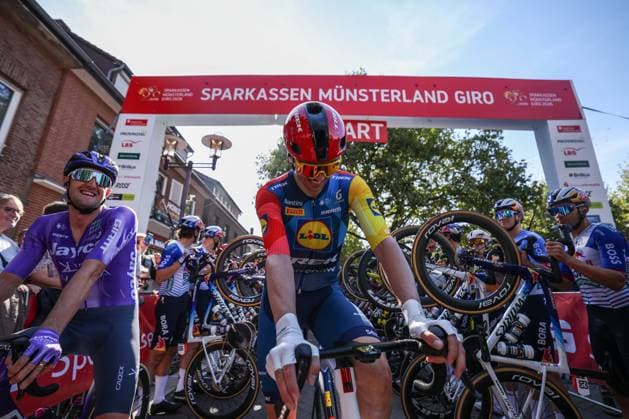Radsport UCI ProSeries Men Elite 20. Sparkassen Münsterland Giro am 03.10.2026 Maximilian Richard Walscheid (Lidl-Trek) wird verabschiedet