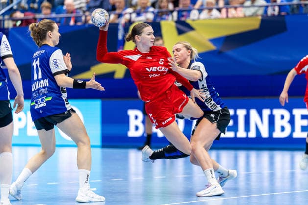 (L-R) Isabelle Axmann (HSG Blomberg-Lippe, 11), Katarina Pandza (HC Podravka, 05), Maxi Muehlner (HSG Blomberg-Lippe, 10) GER, HSG Blomberg-Lippe vs. HC Podravka, Handball, EHF Champions League Women, Gruppenphase, Spielzeit 2026 2027, 03.10.2026 GER, HSG Blomberg-Lippe vs. HC Podravka, Handball, EHF Champions League Women, Gruppenphase, Spielzeit 2026 2027, 03.10.2026 Lemgo Copyright: xEibner-Pressefoto JanxRollingerx EP_JSK