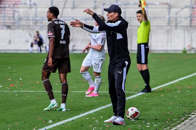 Alexander Blessin Trainer ( Gladbach ) Deutschland , Hamburg Millerntorstadion , Fussball , 1. und 2. . Bundesliga , FC St Pauli - Borussia Mönchengladbach