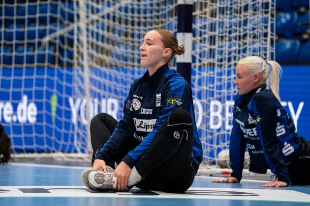 HSG Blomberg-Lippe (GER) vs. HC Podravka (CRO), Handball, EHF Champions League Women, Gruppenphase, 3.10.2026, Saision 2026 2027, Lemgo Nieke Kuehne (HSG Blomberg-Lippe, 09) beim Aufwearmen Lemgo Phoenix Contact Arena Deutschland