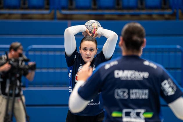 HSG Blomberg-Lippe (GER) vs. HC Podravka (CRO), Handball, EHF Champions League Women, Gruppenphase, 3.10.2026, Saision 2026 2027, Lemgo Nicole Roth (HSG Blomberg-Lippe, 61) beim Aufwaermen Lemgo Phoenix Contact Arena Deutschland