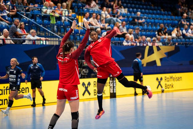 HSG Blomberg-Lippe (GER) vs. HC Podravka (CRO), Handball, EHF Champions League Women, Gruppenphase, 3.10.2026, Saision 2026 2027, Lemgo Spielerinnen von HC Podravka (CRO) beim Aufwaermen Lemgo Phoenix Contact Arena Deutschland