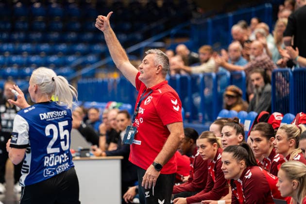 HSG Blomberg-Lippe (GER) vs. HC Podravka (CRO), Handball, EHF Champions League Women, Gruppenphase, 3.10.2026, Saision 2026 2027, Lemgo Obrvan Ivica (HC Podravka, Trainer) freut sich Lemgo Phoenix Contact Arena Deutschland