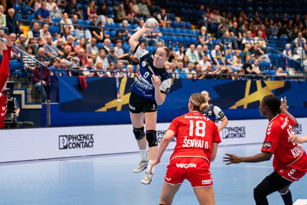 HSG Blomberg-Lippe (GER) vs. HC Podravka (CRO), Handball, EHF Champions League Women, Gruppenphase, 3.10.2026, Saision 2026 2027, Lemgo Nieke Kuehne (HSG Blomberg-Lippe, 09) im Torwurf Lemgo Phoenix Contact Arena Deutschland