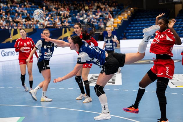 HSG Blomberg-Lippe (GER) vs. HC Podravka (CRO), Handball, EHF Champions League Women, Gruppenphase, 3.10.2026, Saision 2026 2027, Lemgo Nuria Bucher (HSG Blomberg-Lippe, 21) im Torwurf Lemgo Phoenix Contact Arena Deutschland