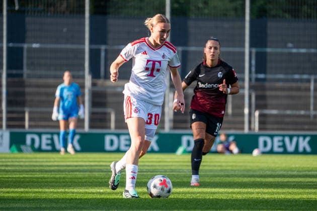 Deutschland: Google Pixel Frauen-Bundesliga 2026 2027, 6.Spieltag, 1.FC Köln vs SC Freiburg, Samstag, 03.10.2026, Franz-Kremer-Stadion (Köln-Westfalen): Sophie Nachtigall (1.FC Köln,30) in Aktion, am Ball auch Selina Vobian (SC Freiburg, 10) im Bild Köln Franz-Kremer-Stadion, Köln Deutschland Copyright: xOrhanxHabashx