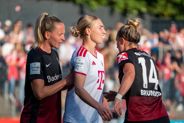 Deutschland: Google Pixel Frauen-Bundesliga 2026 2027, 6.Spieltag, 1.FC Köln vs SC Freiburg, Samstag, 03.10.2026, Franz-Kremer-Stadion (Köln-Westfalen): Sophie Nachtigall (1.FC Köln,30) während der Partie Carina Brunold (SC Freiburg, 14) Gesichtsausdruck, Emotionen Köln Franz-Kremer-Stadion, Köln Deutschland Copyright: xOrhanxHabashx
