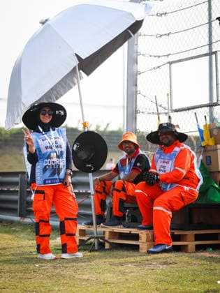 F1 - BAHRAIN GRAND PRIX IN MALAYSIA 2026 marshall, commissaire de piste, marshal, marshalls, marshals during the 2026 Formula 1 Bahrain Grand Prix in Malaysia, 16th round of the 2026 Formula One World Championship, WM, Weltmeisterschaft from October 2 to 4, 2026 on the Sepang International Circuit, in Sepang, Malaysia - SepangMalaysia Copyright: xANTONINxVINCENTx