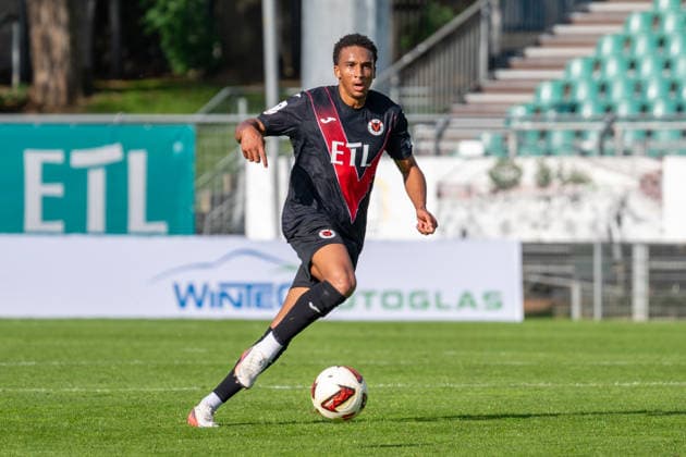 Noah Maboulou (Viktoria Koeln, 37) am Ball. FC Viktoria Koeln vs. FC Hansa Rostock , Fussball, 3. Liga, 05. Spieltag, Saison 2026 2027, 11.09.2026 DFL DFB Regulations prohibit any use of Photographs as image sequences and or Quasivideo FC Viktoria Koeln vs. FC Hansa Rostock, Fussball, 3. Liga, 05. Spieltag, Saison 2026 2027, 11.09.2026 Koeln Copyright: xEibner-Pressefoto ThomasxHaeslerx EP_THR