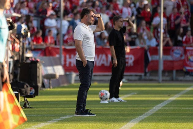 03.10.2026, xhfmx, Fussball Google Pixel Frauen-Bundesliga, Eintracht Frankfurt - FC Bayern München v.l. Jose Barcala (Trainer FC Bayern München), Niko Arnautis (Trainer Eintracht Frankfurt) Frankfurt am Main