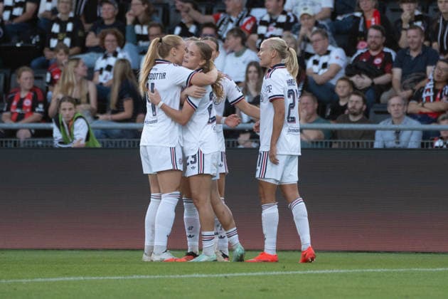 03.10.2026, xhfmx, Fussball Google Pixel Frauen-Bundesliga, Eintracht Frankfurt - FC Bayern München Die FC Bayern Frauen bejubelnd das 0:1 in Frankfurt Tor, Goal, Jubel, Celebration Alara Åžehitler (FC Bayern München), Sophie Proost (FC Bayern München), Klara Bühl (FC Bayern München), Pernille Harder (FC Bayern München) Frankfurt am Main