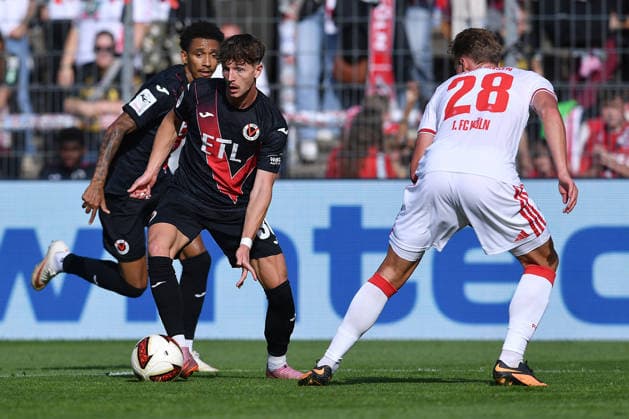 Fußball Testspiel FC Viktoria Köln - 1. FC Köln am 03.10.2026 im Sportpark Höhenberg in Köln Alexander Prokopenko ( Köln ), links - Sebastian Sebulonsen ( Köln ), rechts