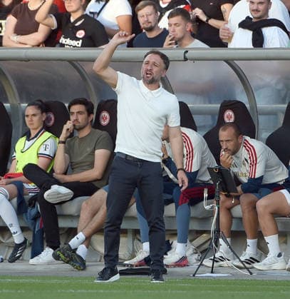 03.10.2026, xhbx, Fussball Google Pixel Frauen-Bundesliga, Eintracht Frankfurt - FC Bayern München v.l. Trainer Jose Barcala (FC Bayern München Frauen) Frankfurt am Main