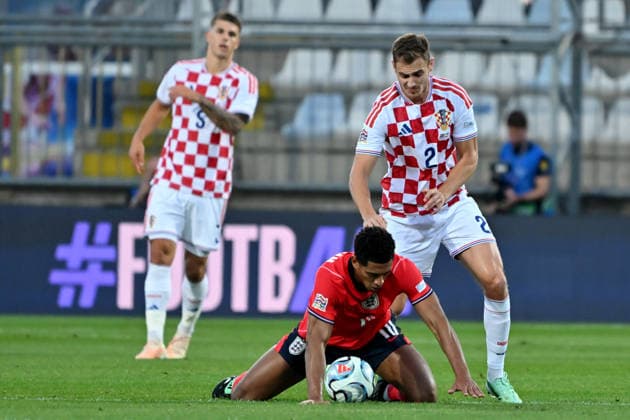 RIJEKA, CROATIA - OCTOBER 03: Jude Bellingham of England (C) in action against Josip Stanisic of Croatia (R) during the UEFA Nations League, League A Group A3, match between Croatia and England at Stadion Rujevica, Rijeka on October 03, 2026 in Rijeka, Croatia. (Photo by Igor Kupljenik Sports Press Photo). Copyright: xIgorxKupljenikx xSPPx Sportspressphoto_SPR244560