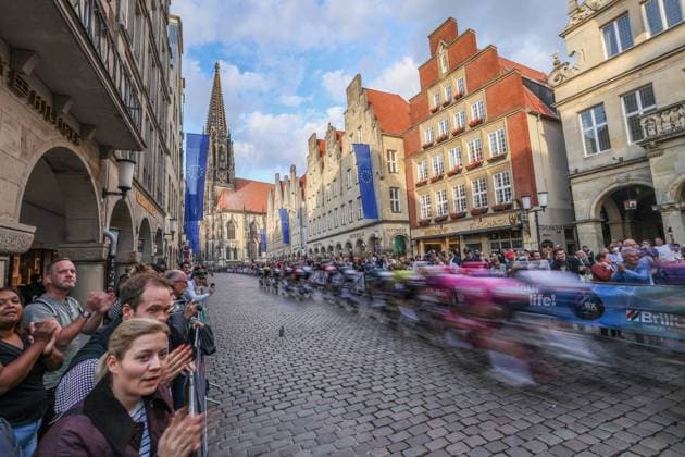 Radsport UCI ProSeries Men Elite 20. Sparkassen Münsterland Giro am 03.10.2026 Das Peloton fährt über den Prinzipalmarkt