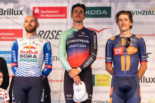 Radsport UCI ProSeries Men Elite 20. Sparkassen Münsterland Giro am 03.10.2026 Das Podium des Münsterland Giro v.l.n.r.: Jordi Meeus (Red Bull - Bora - Hansgrohe), Olav Kooij (Decathlon CMA CGM Team), Frits Biesterbos (Team Picnic PostNL)