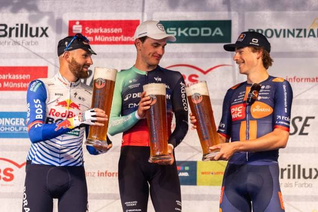 Radsport UCI ProSeries Men Elite 20. Sparkassen Münsterland Giro am 03.10.2026 Das Podium des Münsterland Giro v.l.n.r.: Jordi Meeus (Red Bull - Bora - Hansgrohe), Olav Kooij (Decathlon CMA CGM Team), Frits Biesterbos (Team Picnic PostNL)