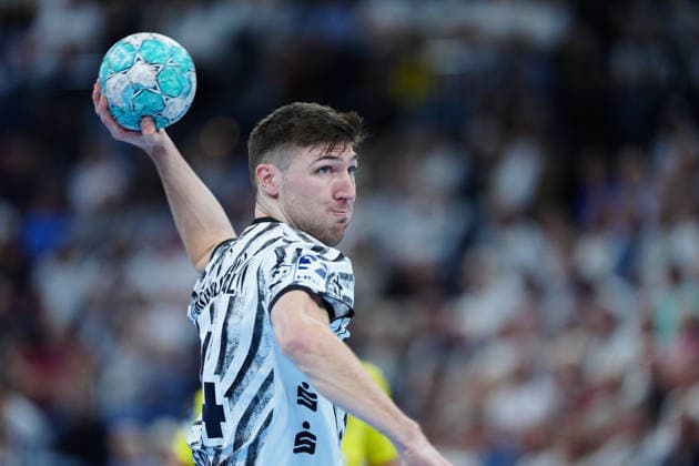 7 Meter Wurf Tor Lukas Zerbe (THW Kiel, 24) GER, THW Kiel vs. VfL Gummersbach, Handball, 1. Bundesliga, Spieltag 7, Saison 2026 2027, 03.10.2026 GER, THW Kiel vs. VfL Gummersbach, Handball, 1. Bundesliga, Spieltag 7, Saison 2026 2027, 03.10.2026 Kiel Copyright: xEibner-Pressefoto MarcelxvonxFehrnx EP_MFN