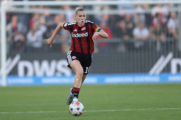 Eintracht Frankfurt - FC Bayern München, Google Pixel Frauen-Bundesliga Laura Freigang (Eintracht Frankfurt, 10). Spiel des Google Pixel Frauen-Bundesliga zwischen Eintracht Frankfurt und dem FC Bayern München am 3. Oktober 2026 im Stadion am Brentanobad in Frankfurt am Main., Frankfurt am Main Hessen Deutschland Stadion am Brentanobad