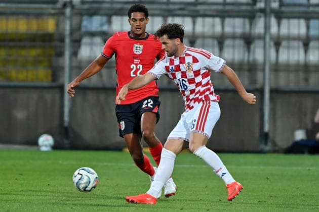 RIJEKA, CROATIA - OCTOBER 03: Martin Baturina of Croatia (R) in action against Jarell Quansah of England (L) during the UEFA Nations League, League A Group A3, match between Croatia and England at Stadion Rujevica, Rijeka on October 03, 2026 in Rijeka, Croatia. (Photo by Igor Kupljenik Sports Press Photo). Copyright: xIgorxKupljenikx xSPPx Sportspressphoto_SPR244587