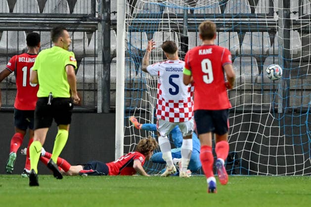 RIJEKA, CROATIA - OCTOBER 03: Anthony Gordon of England (C) in action and score against Luka Vuskovic of Croatia (2R) during the UEFA Nations League, League A Group A3, match between Croatia and England at Stadion Rujevica, Rijeka on October 03, 2026 in Rijeka, Croatia. (Photo by Igor Kupljenik Sports Press Photo). Copyright: xIgorxKupljenikx xSPPx Sportspressphoto_SPR244592
