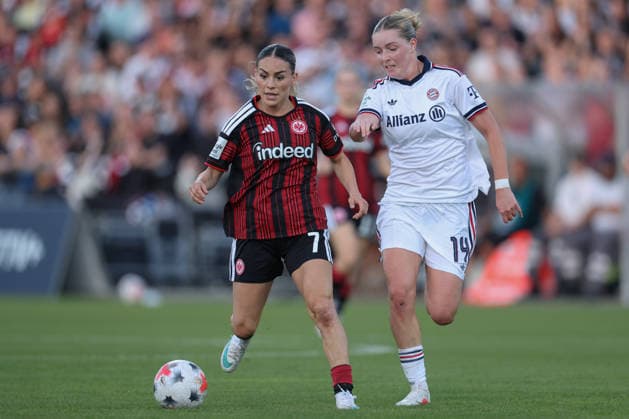 Eintracht Frankfurt - FC Bayern München, Google Pixel Frauen-Bundesliga Ereleta Memeti (Eintracht Frankfurt, 7) gegen Alara Sehitler (FC Bayern München, 14). Spiel des Google Pixel Frauen-Bundesliga zwischen Eintracht Frankfurt und dem FC Bayern München am 3. Oktober 2026 im Stadion am Brentanobad in Frankfurt am Main., Frankfurt am Main Hessen Deutschland Stadion am Brentanobad