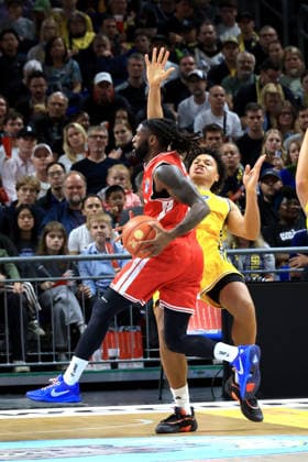 03.10.2026, Deutschland, GER, DEU, Basketball, 1.Bundesliga, 1.Tag, Saison 2026 2027, Berlin, ALBA Berlin vs Bamberg Jack Kayil( ALBA Berlin 7 ), Jordan Jones ( Bamberg 4 ) nordphoto GmbH Engler Berlin Uber-Arena Berlin Deutschland Copyright: xNordphotox xEnglerx