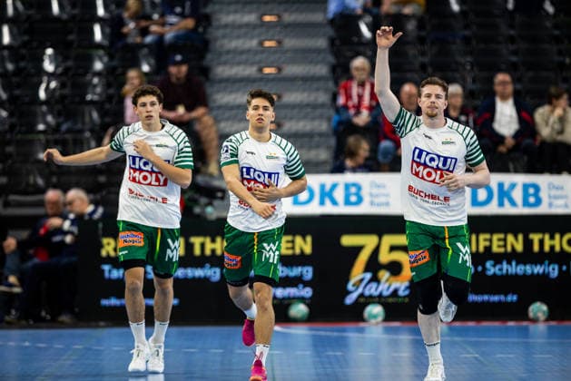 Opel HBL: SG Flensburg-Handewitt vs FRISCH AUF! Göppingen; 03.10.26 Team Frisch auf Göppingen beim Warm Up Opel HBL: SG Flensburg-Handewitt vs FRISCH AUF! Göppingen, GGW Arena am 03.10.26 Copyright: xBEAUTIFULxSPORTS MarioxM.xKobergx
