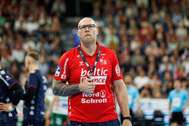 Opel HBL: SG Flensburg-Handewitt vs FRISCH AUF! Göppingen; 03.10.26 Ales Pajovic Trainer (Trainer, SG Flensburg-Handewitt) Opel HBL: SG Flensburg-Handewitt vs FRISCH AUF! Göppingen, GGW Arena am 03.10.26 Copyright: xBEAUTIFULxSPORTS MarioxM.xKobergx