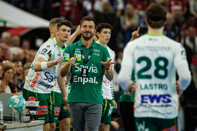 Opel HBL: SG Flensburg-Handewitt vs FRISCH AUF! Göppingen; 03.10.26 Benjamin Matschke (Trainer, Frisch auf Göppingen) Opel HBL: SG Flensburg-Handewitt vs FRISCH AUF! Göppingen, GGW Arena am 03.10.26 Copyright: xBEAUTIFULxSPORTS MarioxM.xKobergx