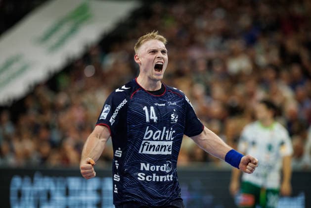 Opel HBL: SG Flensburg-Handewitt vs FRISCH AUF! Göppingen; 03.10.26 Jubel Torjubel bei Emil Siersbaek Bergholt (Nr.14, SG Flensburg-Handewitt) Opel HBL: SG Flensburg-Handewitt vs FRISCH AUF! Göppingen, GGW Arena am 03.10.26 Copyright: xBEAUTIFULxSPORTS MarioxM.xKobergx