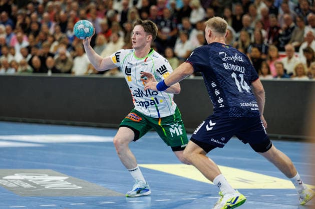 Opel HBL: SG Flensburg-Handewitt vs FRISCH AUF! Göppingen; 03.10.26 Oskar Neudeck (Nr.02, Frisch auf Göppingen) gegen Emil Siersbaek Bergholt (Nr.14, SG Flensburg-Handewitt) Opel HBL: SG Flensburg-Handewitt vs FRISCH AUF! Göppingen, GGW Arena am 03.10.26 Copyright: xBEAUTIFULxSPORTS MarioxM.xKobergx