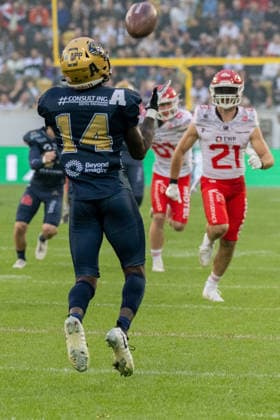 Davon Ferguson (Dresden Monarchs, 14 Defensive Back) catching the punted ball Dresden Monarchs vs Potsdam Royals, American Football, German Football League, Week 22, Championship Game, 2026, 03.10.2026, Dresden Rudolf Harbig Stadion Saxony Germany Copyright: xPFA SebastianxJustx