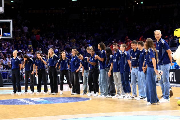 03.10.2026, Deutschland, GER, DEU, Basketball, 1.Bundesliga, 1.Tag, Saison 2026 2027, Berlin, ALBA Berlin vs Bamberg ALBA-Spielerfrauenteam nordphoto GmbH Engler Berlin Uber-Arena Berlin Deutschland Copyright: xNordphotox xEnglerx