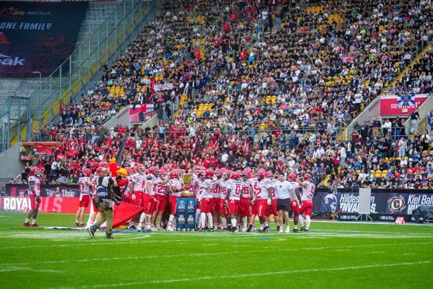 Die Potsdam Royals nach ihrem Einlauf Dresden Monarchs vs. Potsdam Royals, American Football, German Football League, GFL Bowl, Saison 2026, 03.10.2026 Dresden Monarchs vs. Potsdam Royals, American Football, German Football League, GFL Bowl, Saison 2026, 03.10.2026 Dresden Copyright: xEibner-Pressefoto PiaxSchindlerx EP_PSR