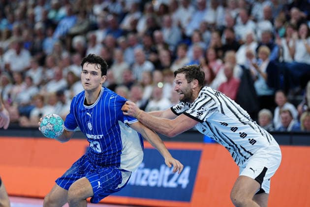 Nikola Roganovic (VfL Gummersbach, 23), Harald Reinkind (THW Kiel, 06) GER, THW Kiel vs. VfL Gummersbach, Handball, 1. Bundesliga, Spieltag 7, Saison 2026 2027, 03.10.2026 GER, THW Kiel vs. VfL Gummersbach, Handball, 1. Bundesliga, Spieltag 7, Saison 2026 2027, 03.10.2026 Kiel Copyright: xEibner-Pressefoto MarcelxvonxFehrnx EP_MFN