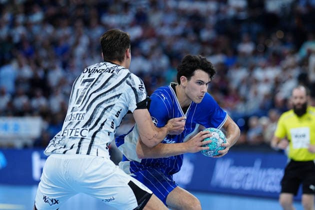 Julian Köster (THW Kiel, 07), Nikola Roganovic (VfL Gummersbach, 23) GER, THW Kiel vs. VfL Gummersbach, Handball, 1. Bundesliga, Spieltag 7, Saison 2026 2027, 03.10.2026 GER, THW Kiel vs. VfL Gummersbach, Handball, 1. Bundesliga, Spieltag 7, Saison 2026 2027, 03.10.2026 Kiel Copyright: xEibner-Pressefoto MarcelxvonxFehrnx EP_MFN
