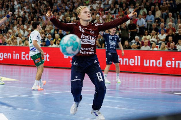 Opel HBL: SG Flensburg-Handewitt vs FRISCH AUF! Göppingen; 03.10.26 Jubel Freude über gehaltenen Ball bei Simon Möller (Nr.30, SG Flensburg-Handewitt) Opel HBL: SG Flensburg-Handewitt vs FRISCH AUF! Göppingen, GGW Arena am 03.10.26 Copyright: xBEAUTIFULxSPORTS MarioxM.xKobergx