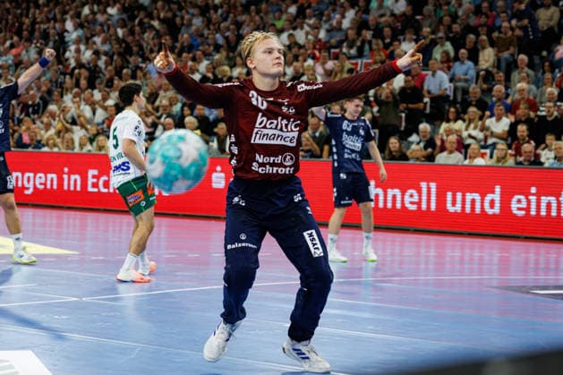 Opel HBL: SG Flensburg-Handewitt vs FRISCH AUF! Göppingen; 03.10.26 Jubel Freude über gehaltenen Ball bei Simon Möller (Nr.30, SG Flensburg-Handewitt) Opel HBL: SG Flensburg-Handewitt vs FRISCH AUF! Göppingen, GGW Arena am 03.10.26 Copyright: xBEAUTIFULxSPORTS MarioxM.xKobergx