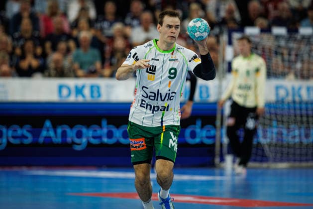 Opel HBL: SG Flensburg-Handewitt vs FRISCH AUF! Göppingen; 03.10.26 Max Beneke (Nr.09, Frisch auf Göppingen) im Angriff Opel HBL: SG Flensburg-Handewitt vs FRISCH AUF! Göppingen, GGW Arena am 03.10.26 Copyright: xBEAUTIFULxSPORTS MarioxM.xKobergx