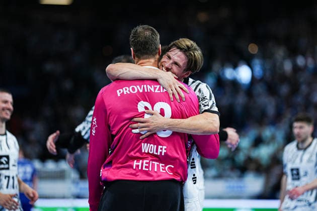 THW Kiel jubelt Jubel nach Sieg Spielende GER, THW Kiel vs. VfL Gummersbach, Handball, 1. Bundesliga, Spieltag 7, Saison 2026 2027, 03.10.2026 GER, THW Kiel vs. VfL Gummersbach, Handball, 1. Bundesliga, Spieltag 7, Saison 2026 2027, 03.10.2026 Kiel Copyright: xEibner-Pressefoto MarcelxvonxFehrnx EP_MFN
