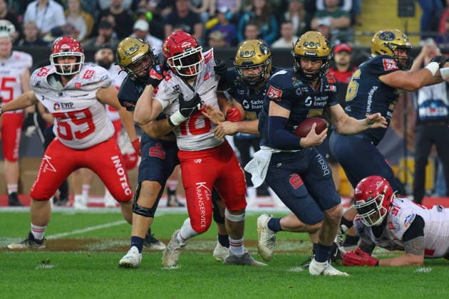Rocky Lombardi (Dresden Monarchs, 5) runs with the ball, Dresden Monarchs vs Potsdam Royals, American Football, GFL, German Football League, Season 2026, GFL-Bowl, 03.10.2026, GFLBowl2026 Photo: PFA Klaus Sack Dresden Rudolf-Harbig-Stadion Deutschland Copyright: xPFA KlausxSackx