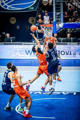 BB-1BL Herren Syntainics MBC - Ratiopharm Ulm Adam Atamna (Ratiopharm Ulm) waehrend der Saison 2026-2027 in der 1. EasyCredit Bundesliga am 4. Spieltag zwischen Syntainics MBC und Ratiopharm Ulm in der Stadthalle Weissenfels am 3. October 2026 in Weissenfels, Sachsen Anhalt, Deutschland
