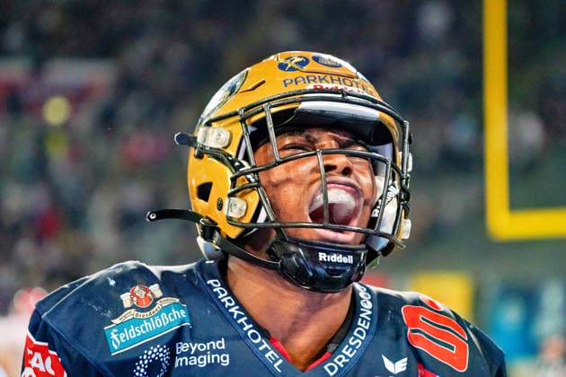 Tofunmi Lala (Dresden Monarchs, 08) Running Back jubelt zum Dresdner Publikum nach einem Punktgewinn fuer die Monarchs Dresden Monarchs vs. Potsdam Royals, American Football, German Football League, GFL Bowl, Saison 2026, 03.10.2026 Dresden Monarchs vs. Potsdam Royals, American Football, German Football League, GFL Bowl, Saison 2026, 03.10.2026 Dresden Copyright: xEibner-Pressefoto PiaxSchindlerx EP_PSR