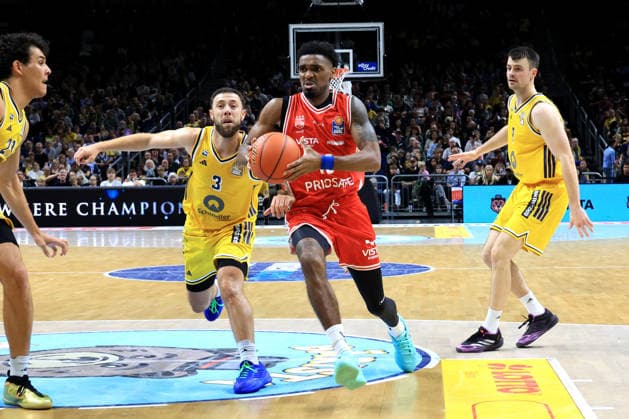 03.10.2026, Deutschland, GER, DEU, Basketball, 1.Bundesliga, 1.Tag, Saison 2026 2027, Berlin, ALBA Berlin vs Bamberg JORDAN FORD ( ALBA Berlin 3 ), JONAS MATTISSECK ( ALBA Berlin 9 ), Mylik Wilson ( Bamberg 10 ) nordphoto GmbH Engler Berlin Uber-Arena Berlin Deutschland Copyright: xNordphotox xEnglerx